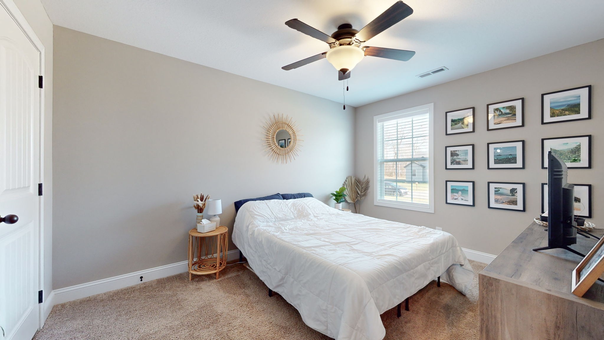 3588 Aurora Dr