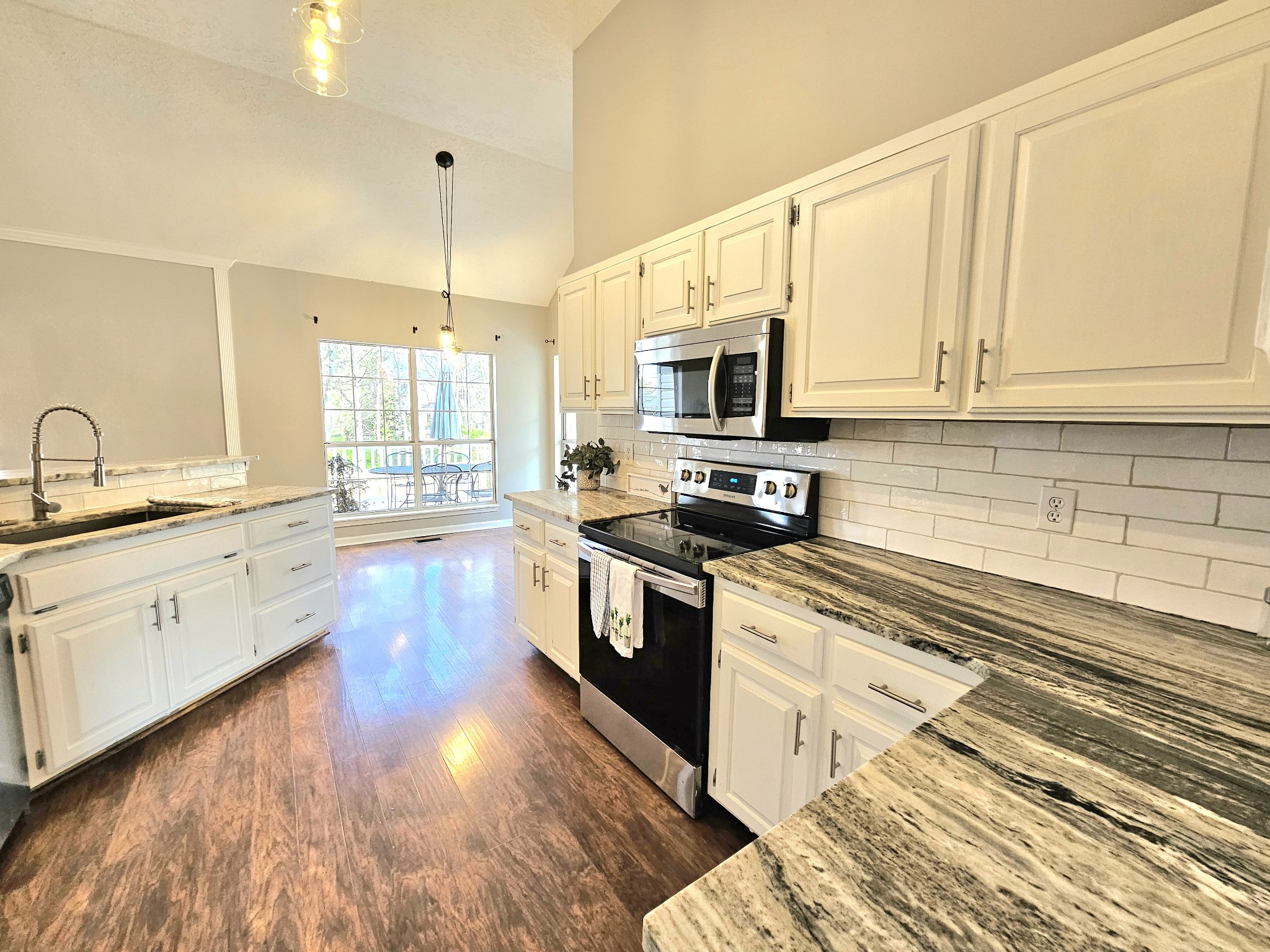 2119 Brookstone Dr