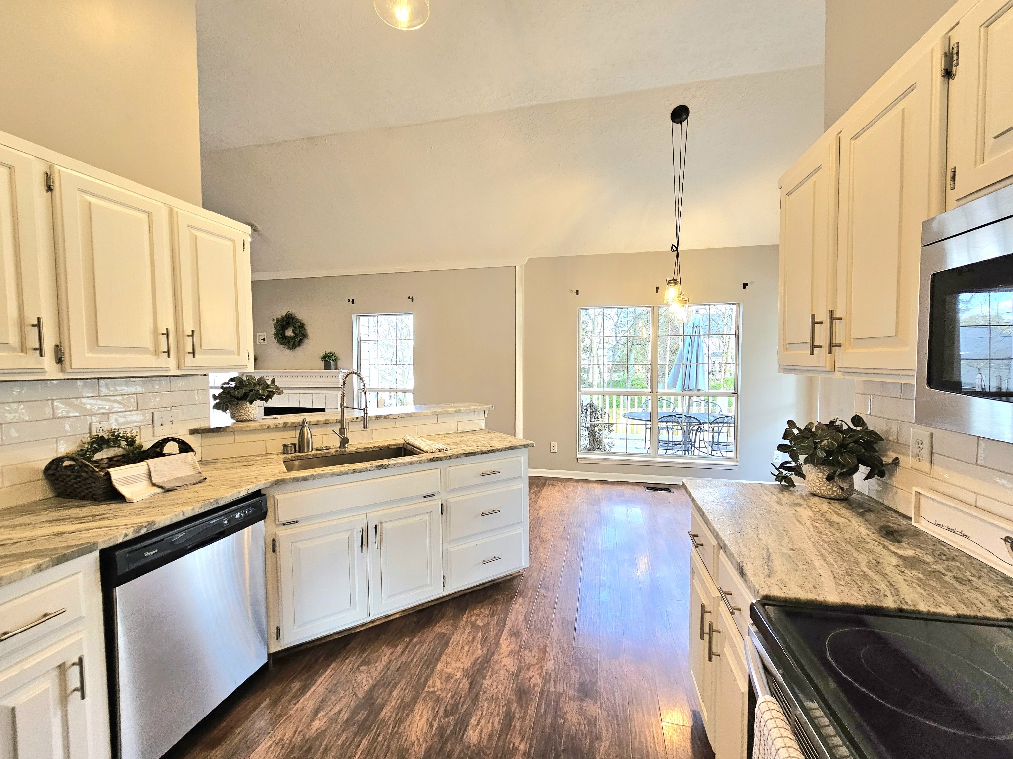 2119 Brookstone Dr