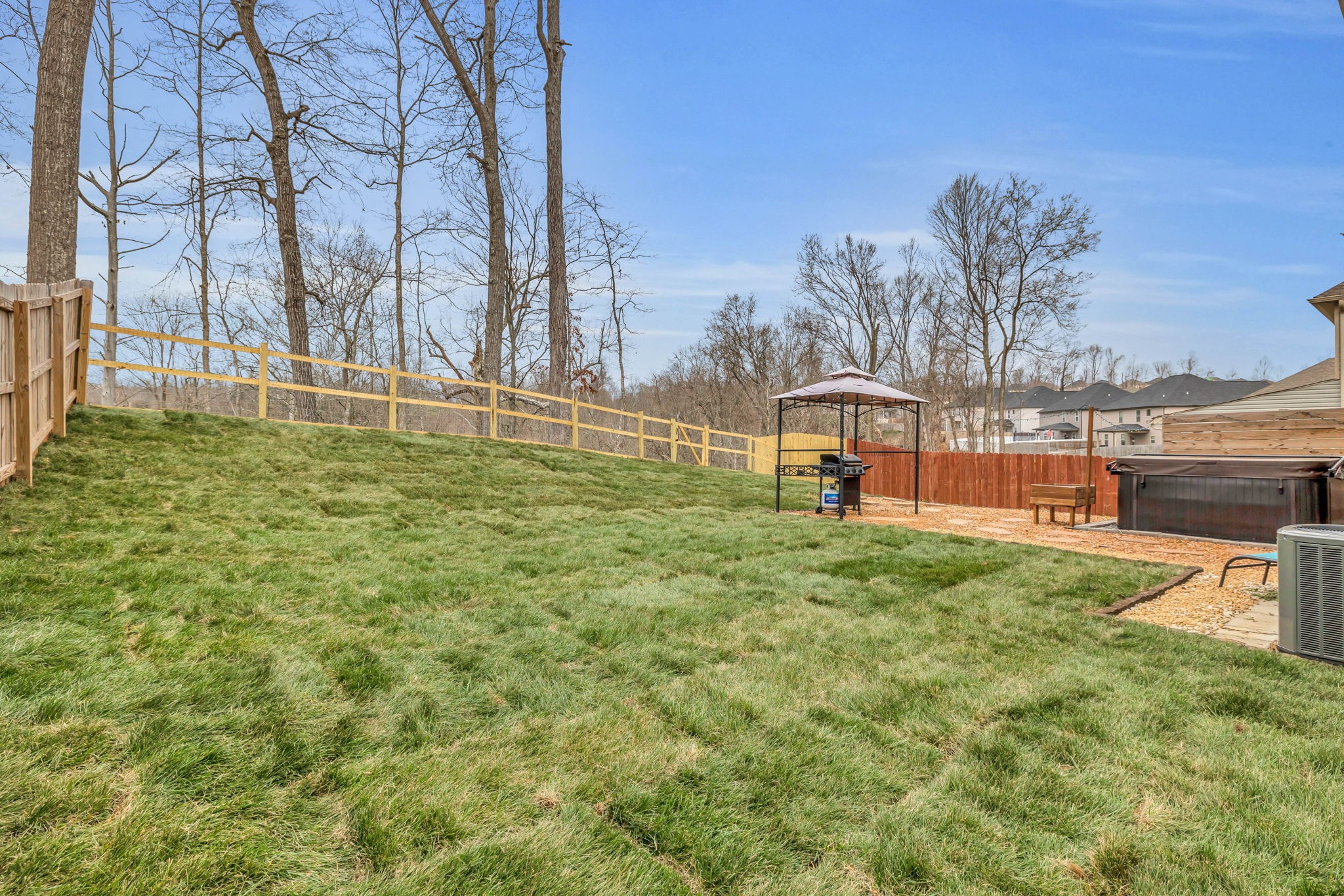 1096 Black Oak Cir
