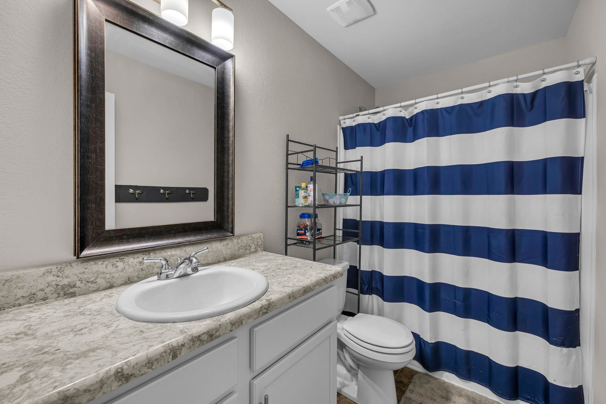 1096 Black Oak Cir