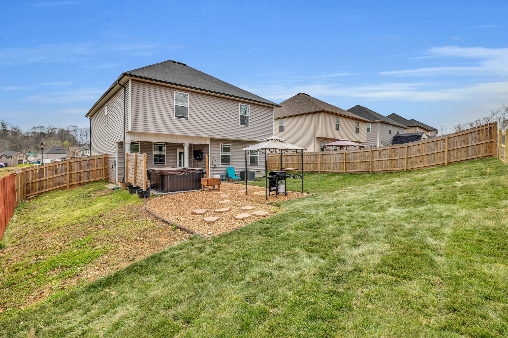 1096 Black Oak Cir