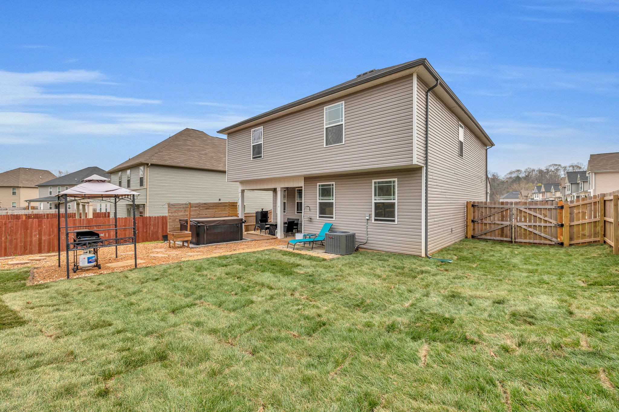 1096 Black Oak Cir