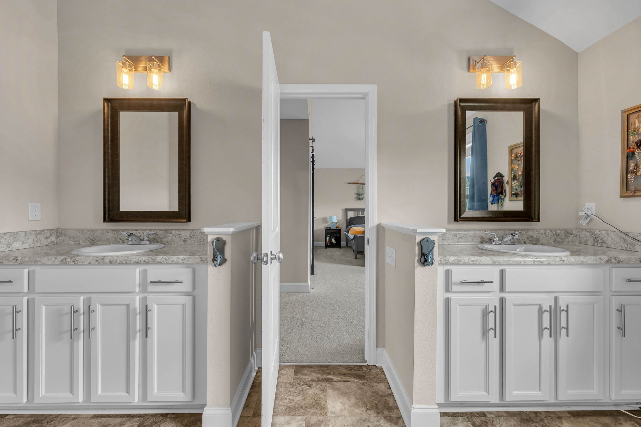 1096 Black Oak Cir