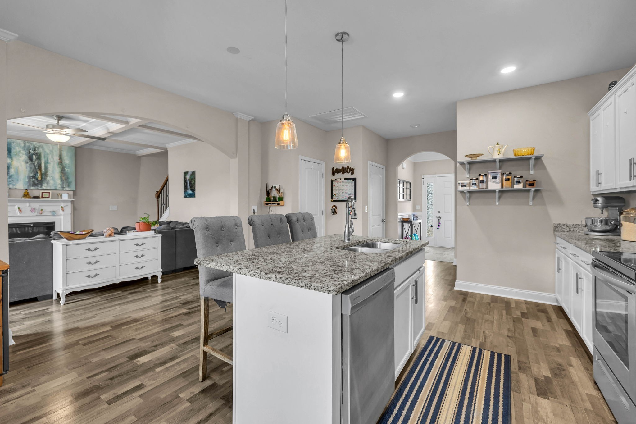1096 Black Oak Cir