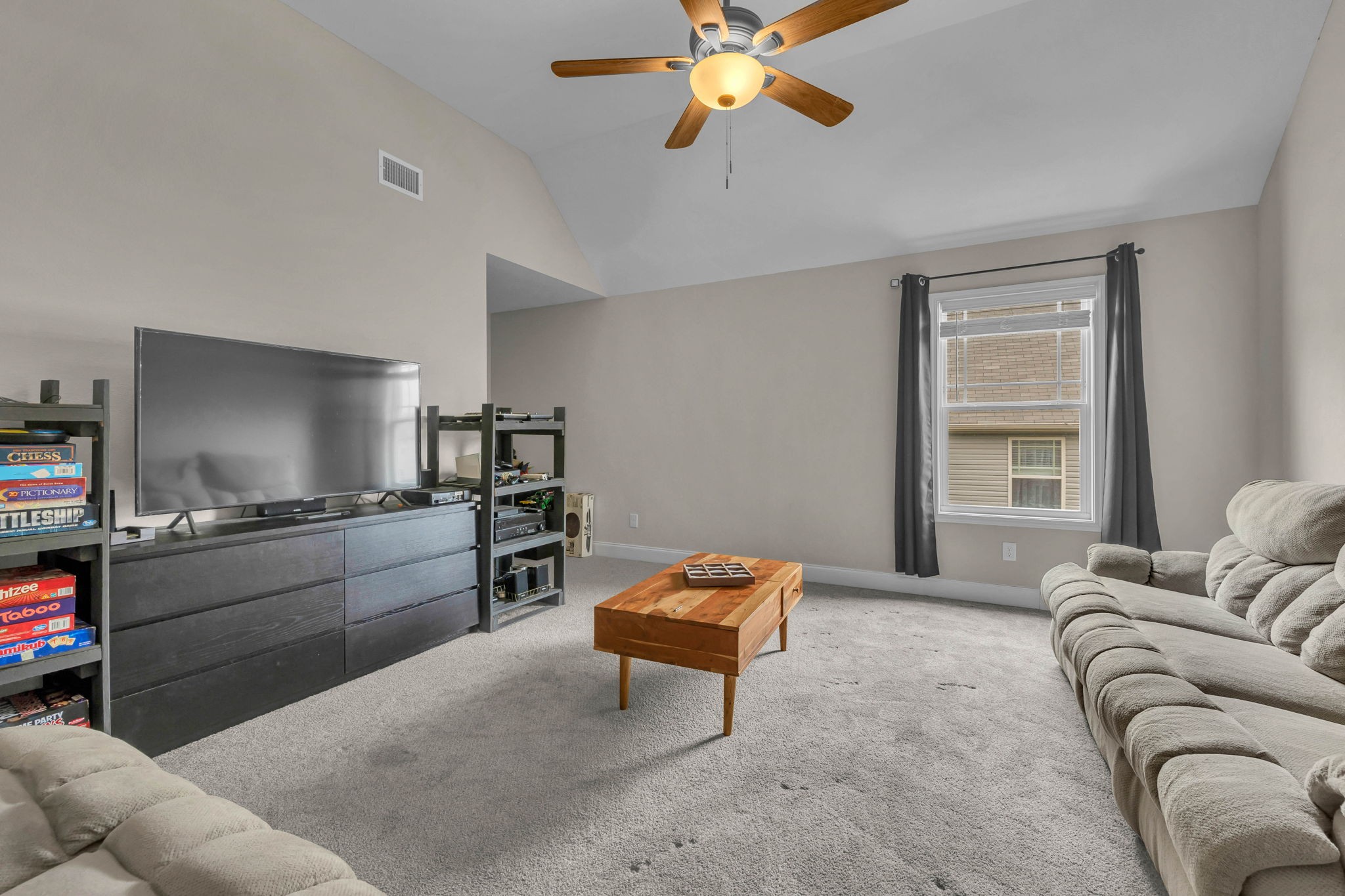 1096 Black Oak Cir