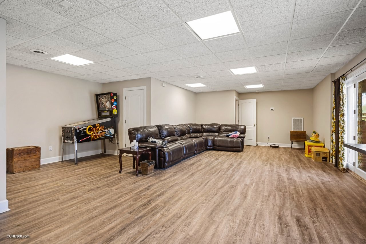 3055 Quisenberry Ln