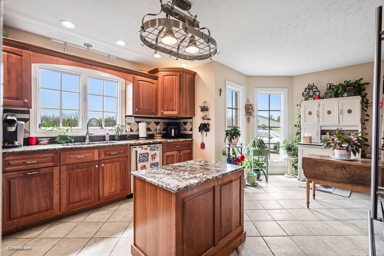 3055 Quisenberry Ln