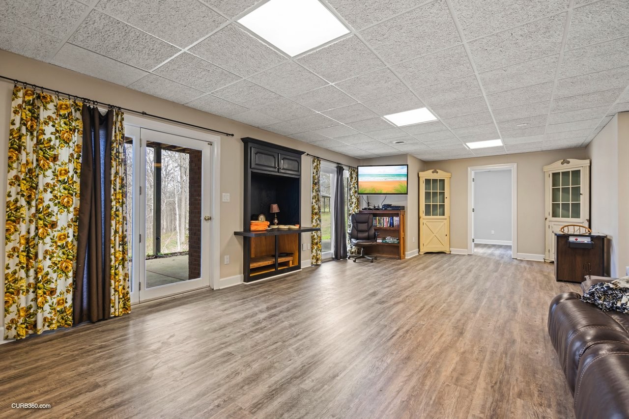 3055 Quisenberry Ln