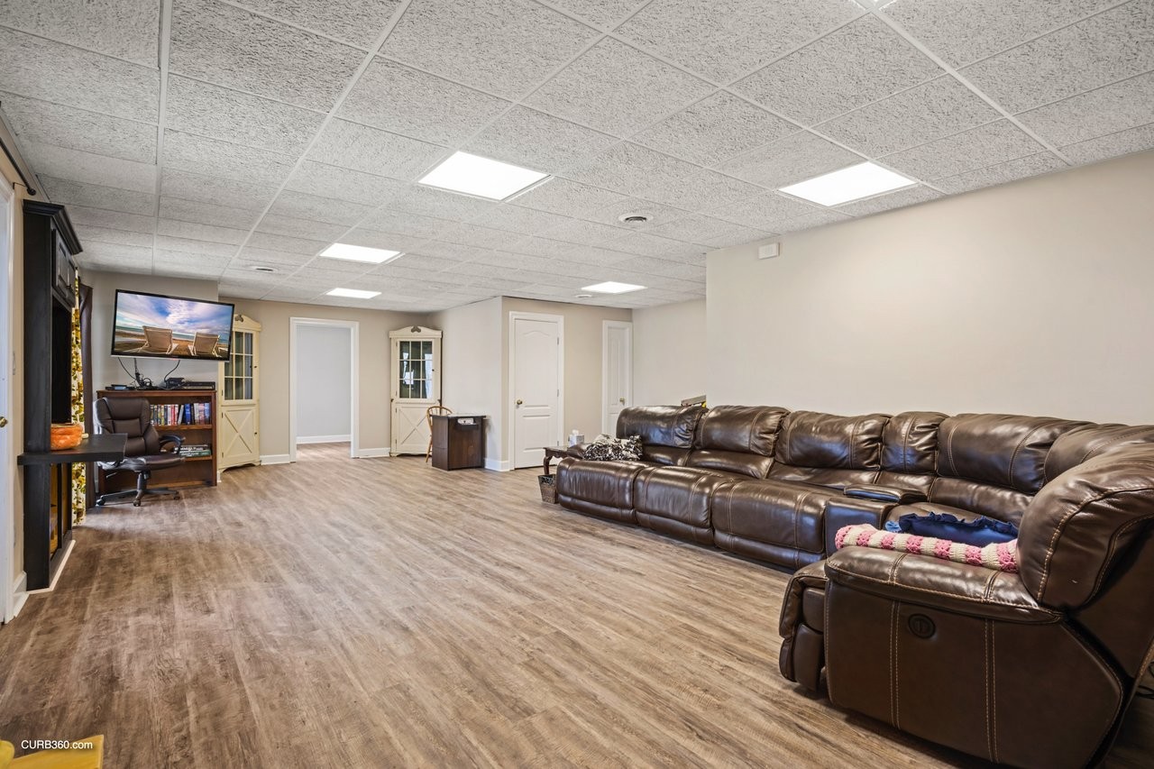 3055 Quisenberry Ln
