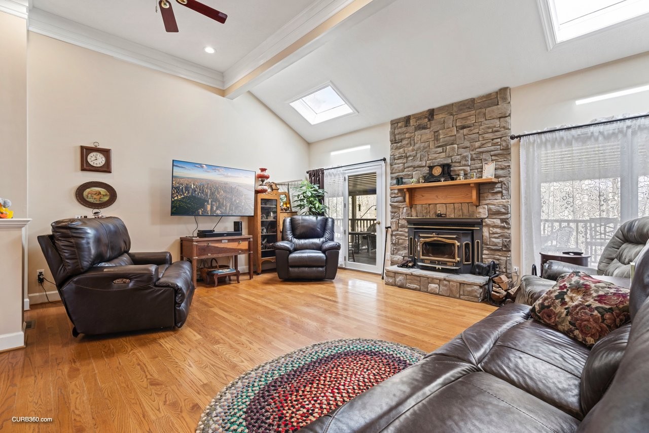 3055 Quisenberry Ln