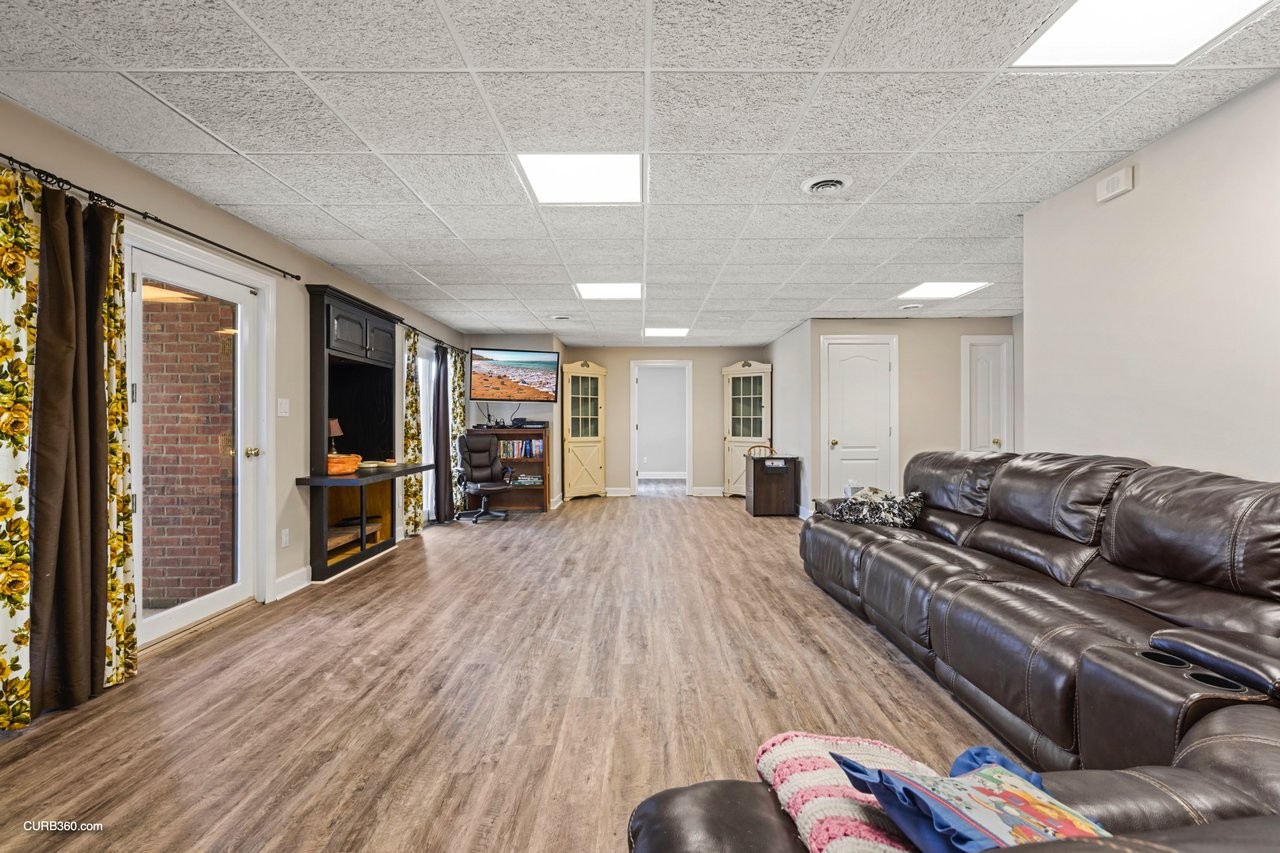 3055 Quisenberry Ln