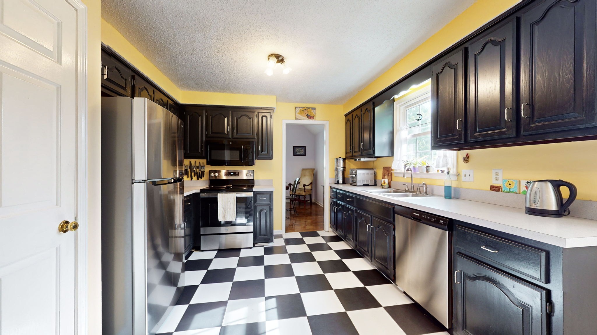 2213 Ladd Dr