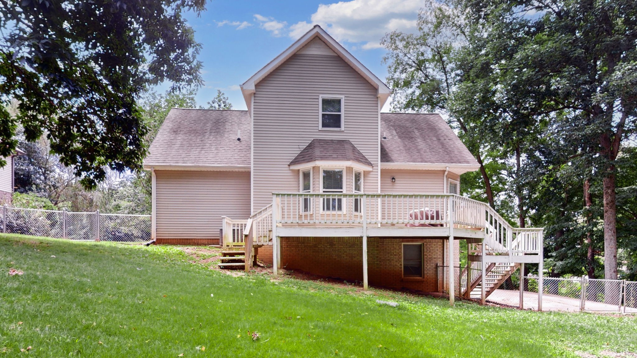3510 Clearwater Dr