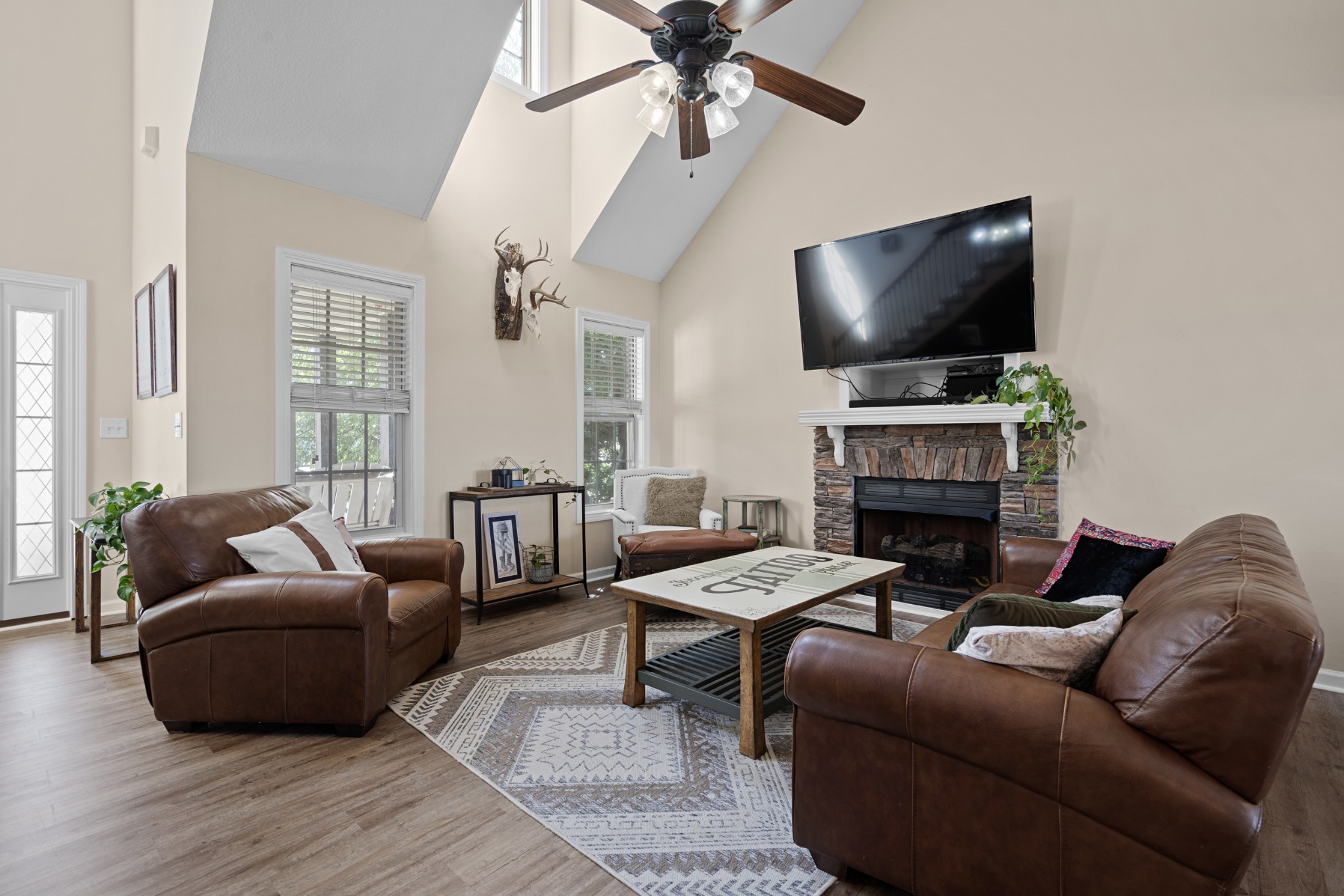 3482 Melrose Dr
