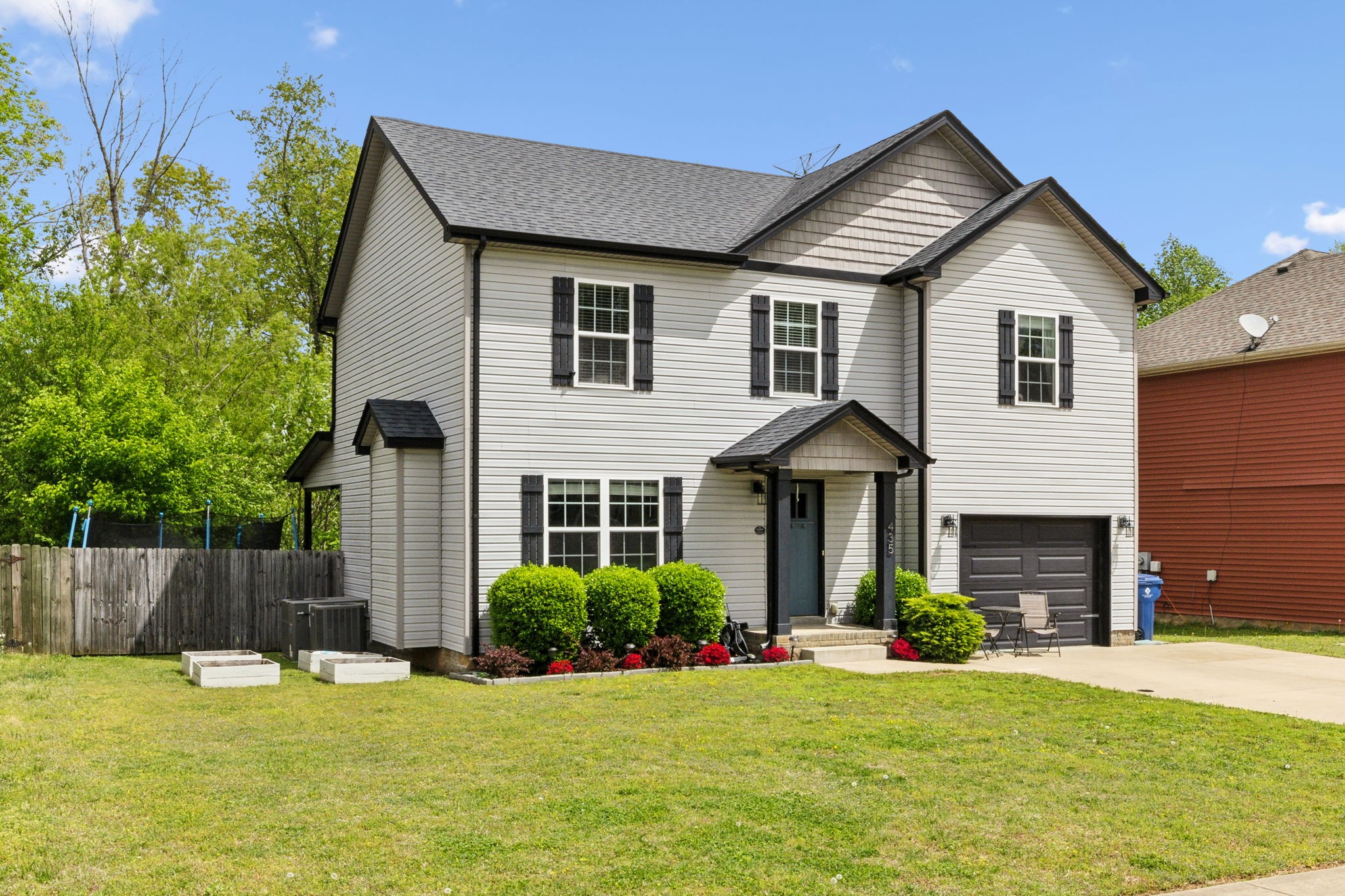 435 Leslie Wood Dr