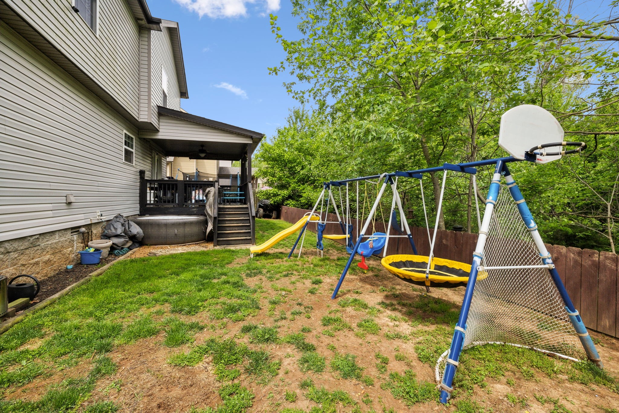 435 Leslie Wood Dr