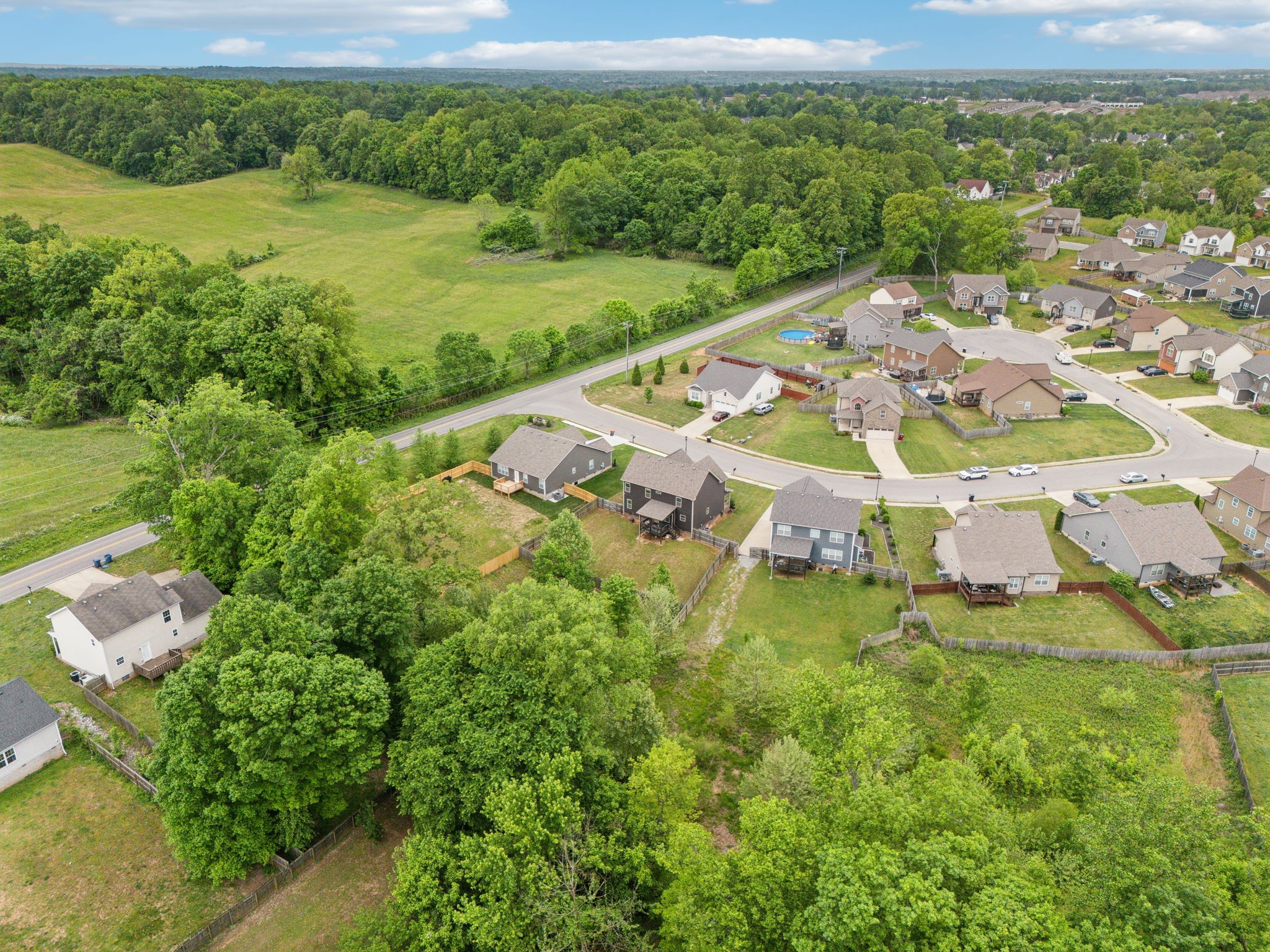 1305 Harmon Ln