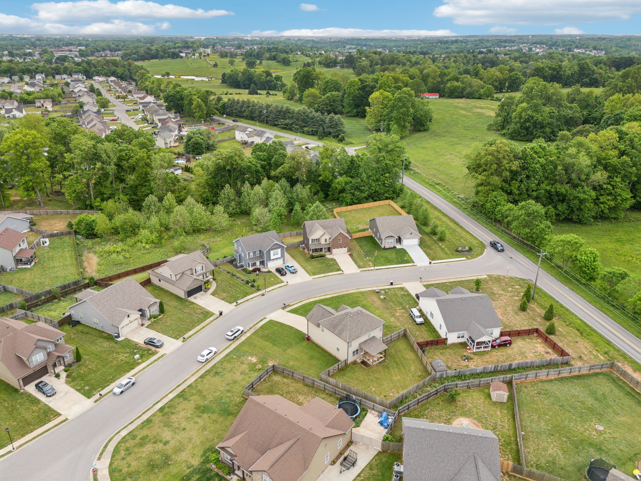 1305 Harmon Ln