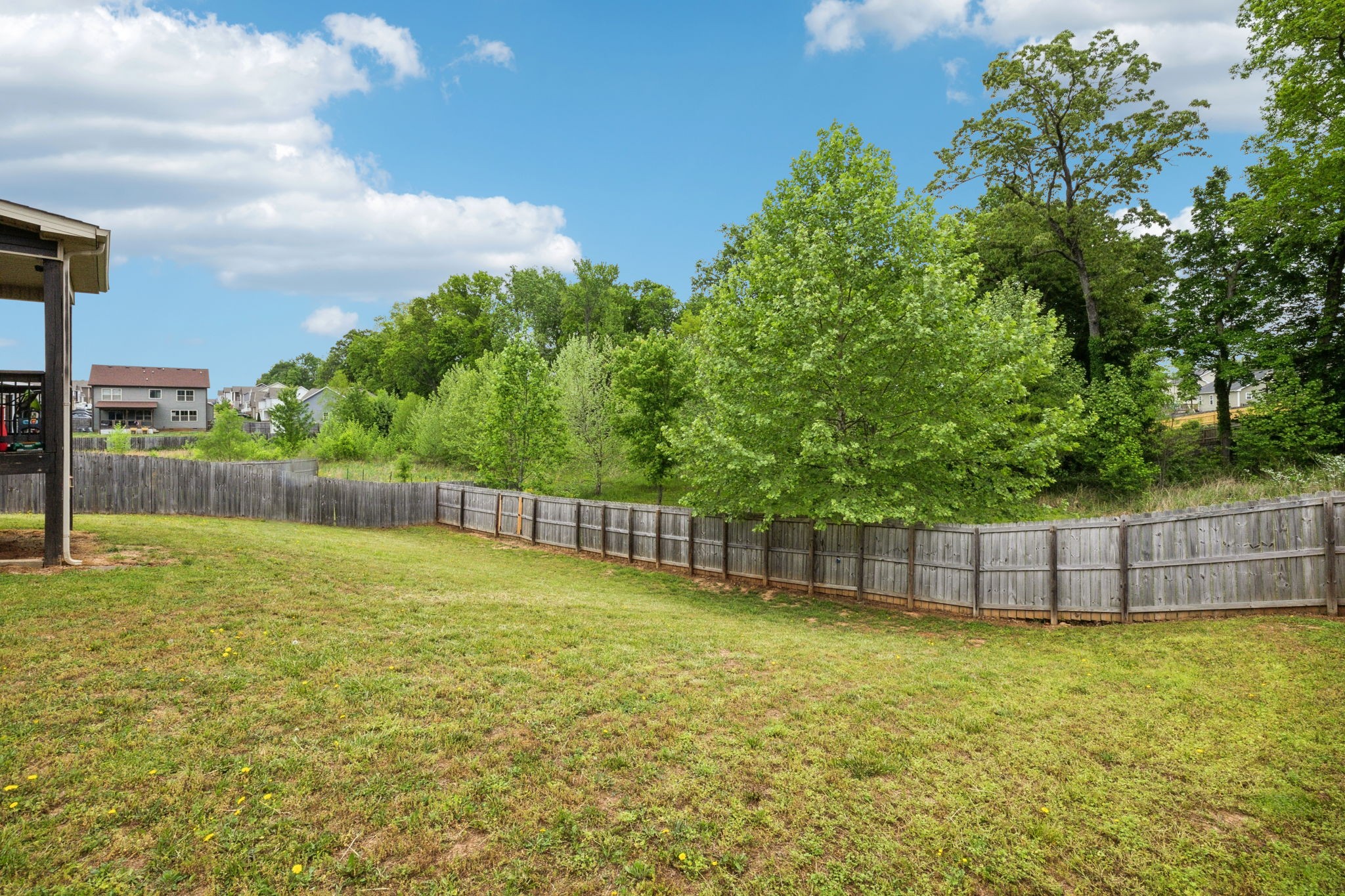 1305 Harmon Ln