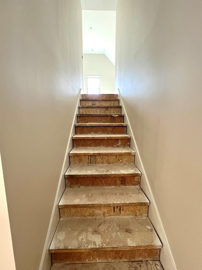 13 DICKINSON RD