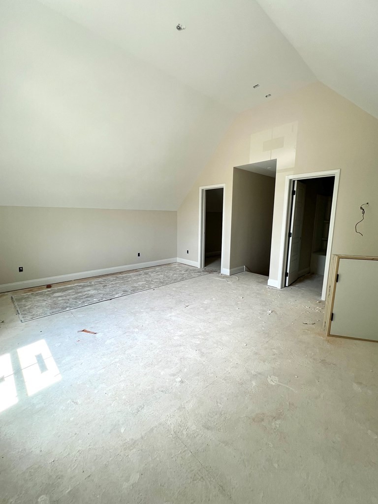 13 DICKINSON RD