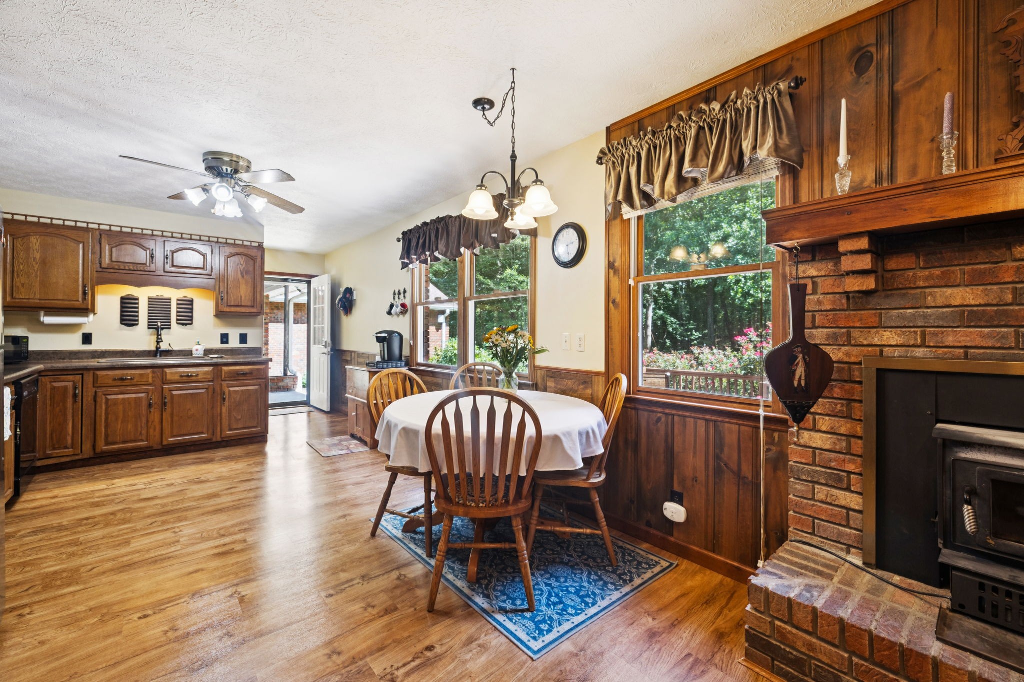 3375 Highway 49, W