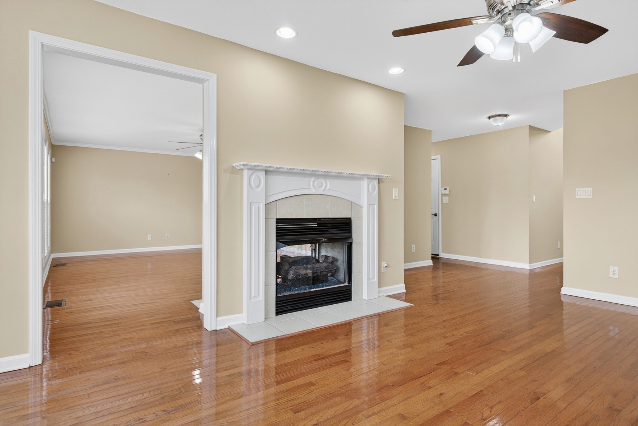 3876 Rhonda Ct