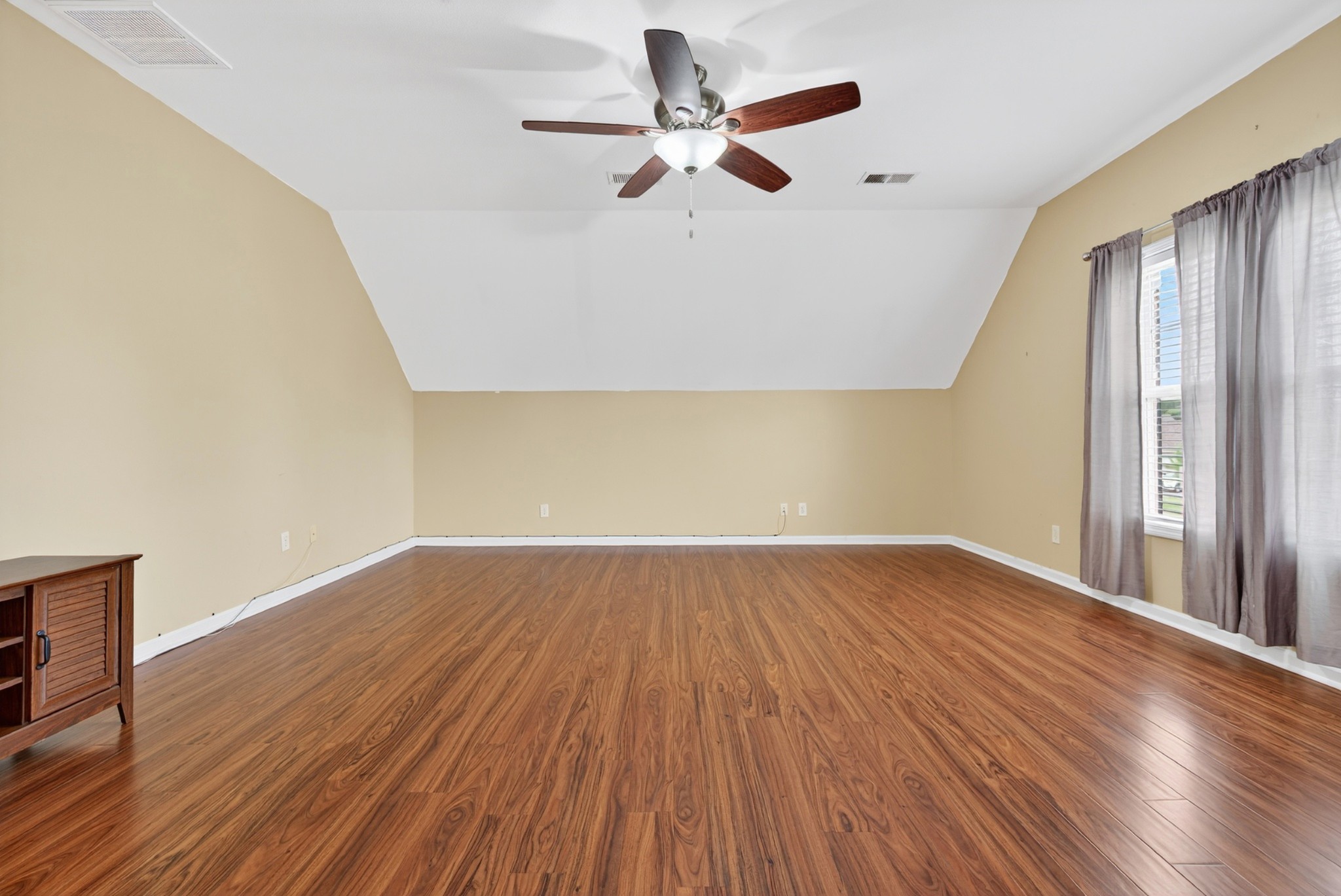 3876 Rhonda Ct