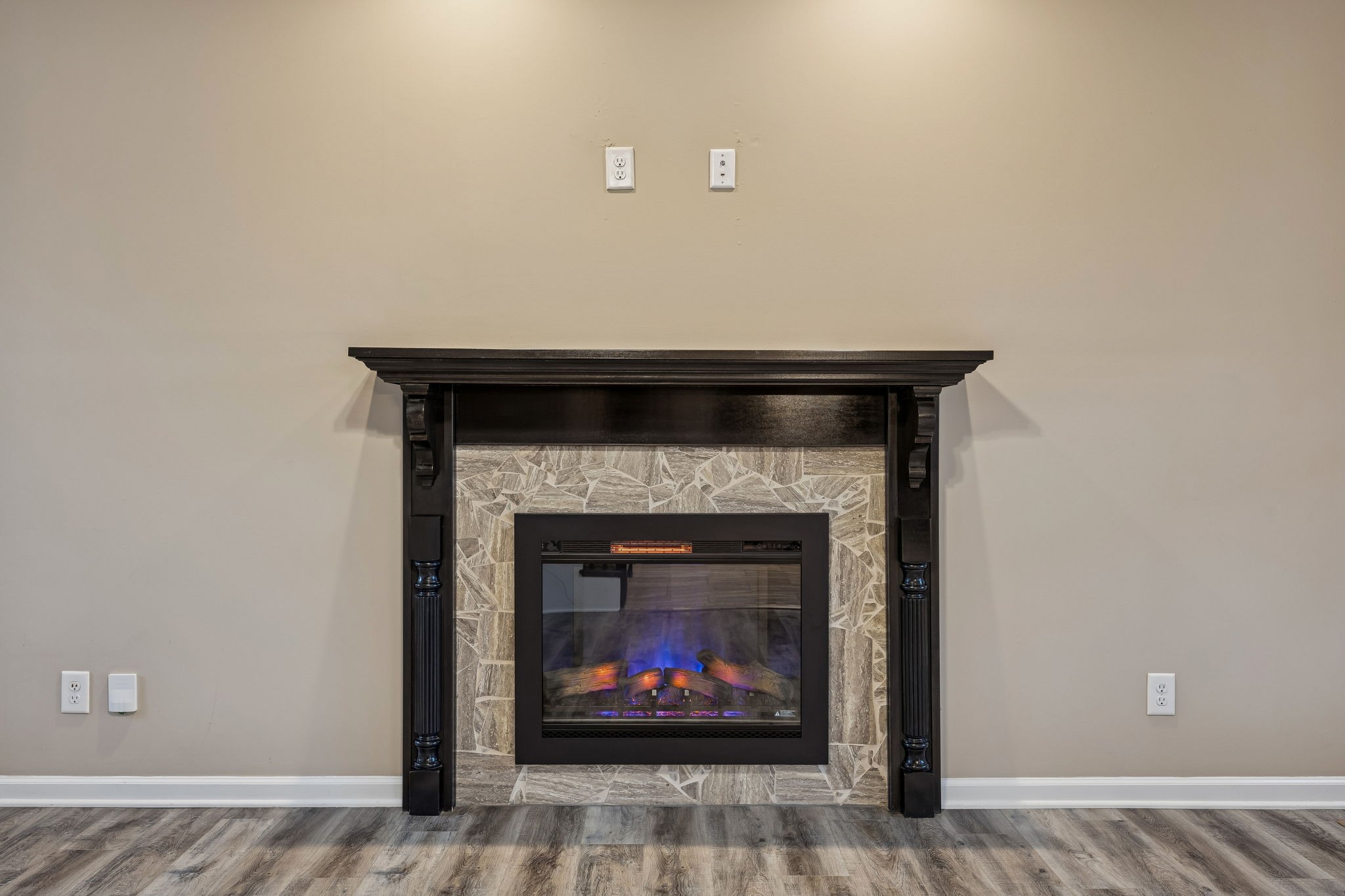 338 Chalet Cir