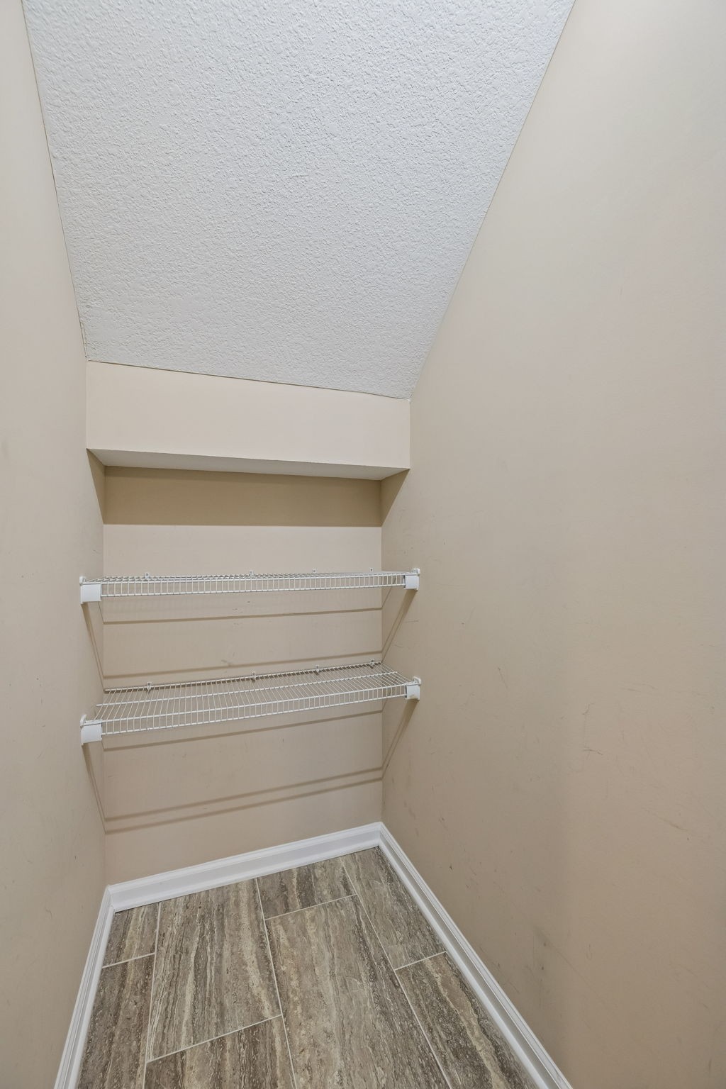 338 Chalet Cir