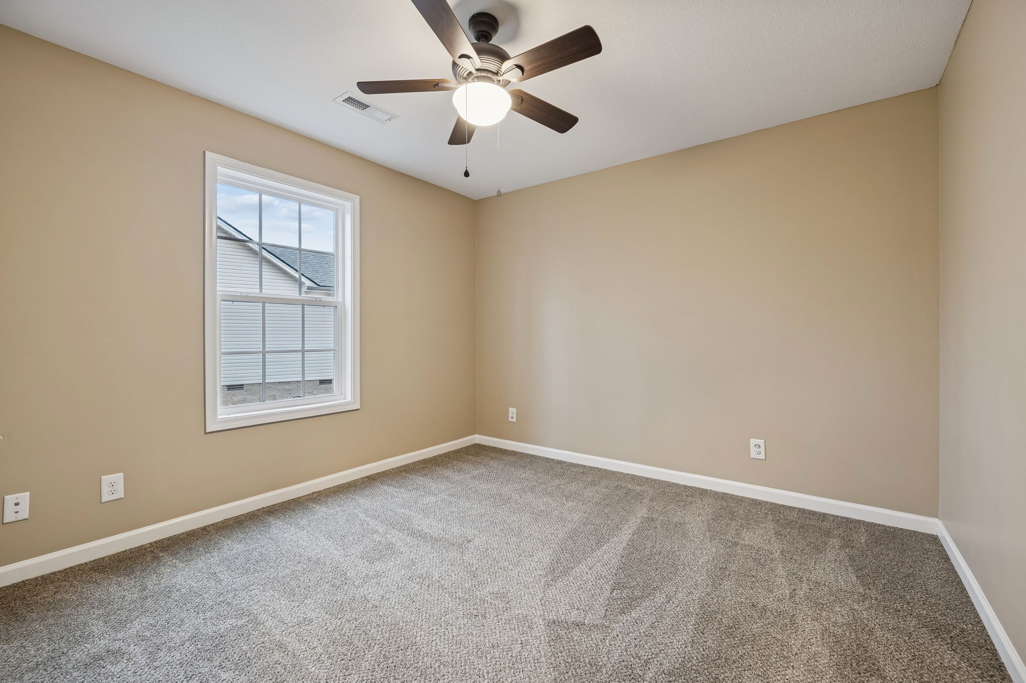 338 Chalet Cir