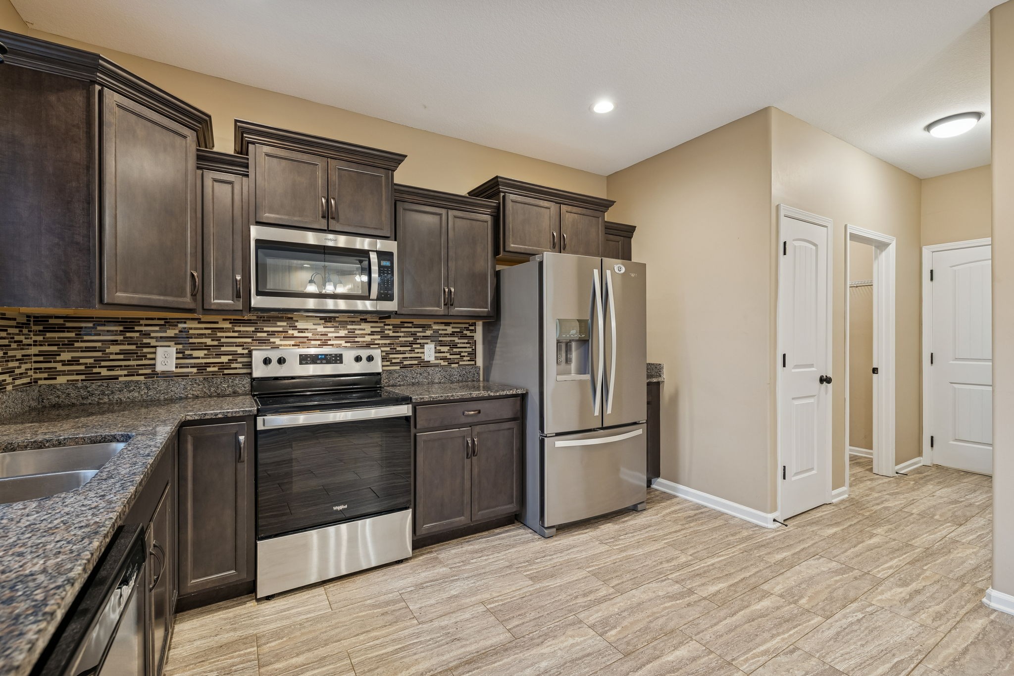 338 Chalet Cir