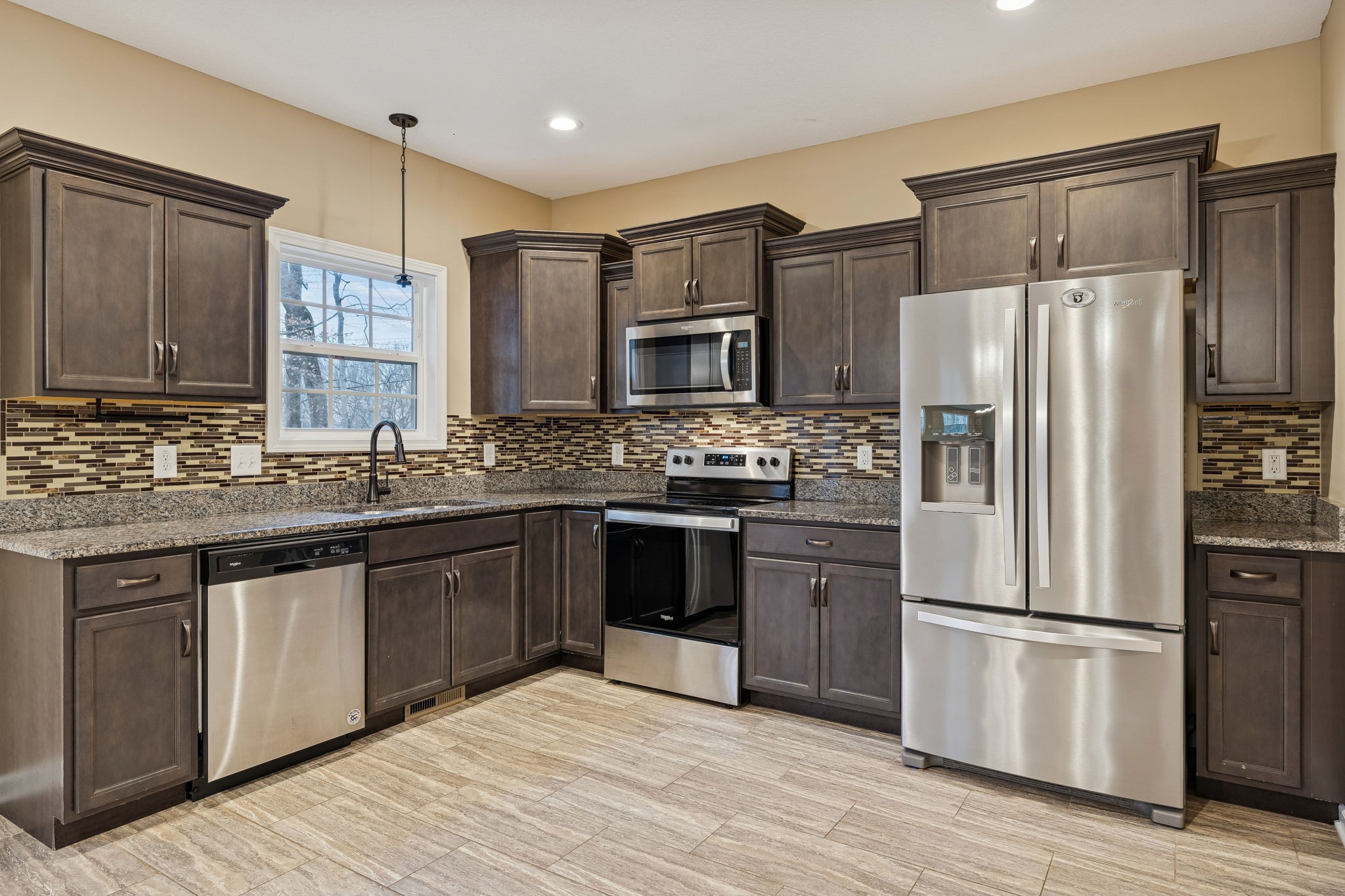 338 Chalet Cir