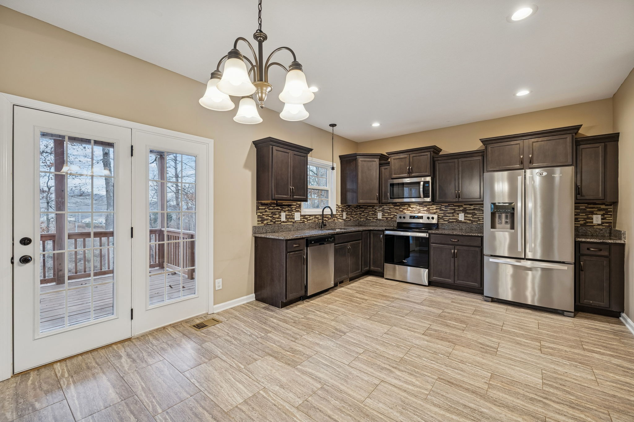338 Chalet Cir