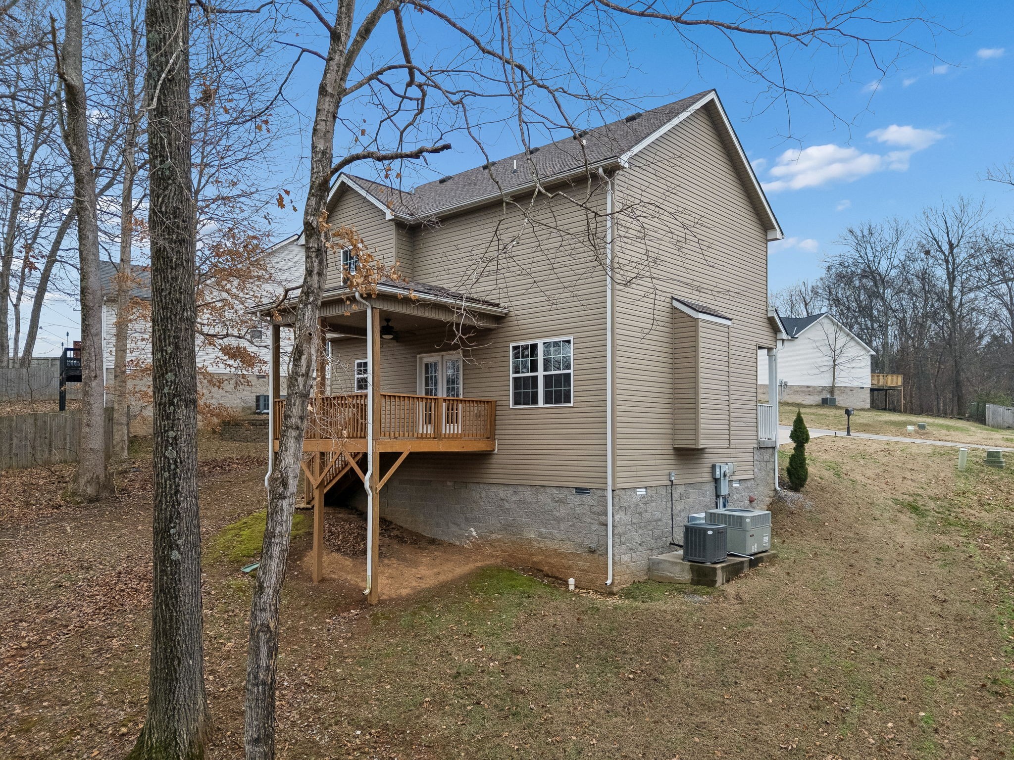 338 Chalet Cir