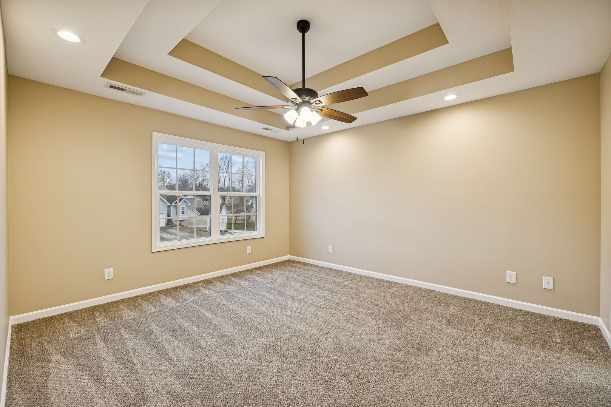 338 Chalet Cir