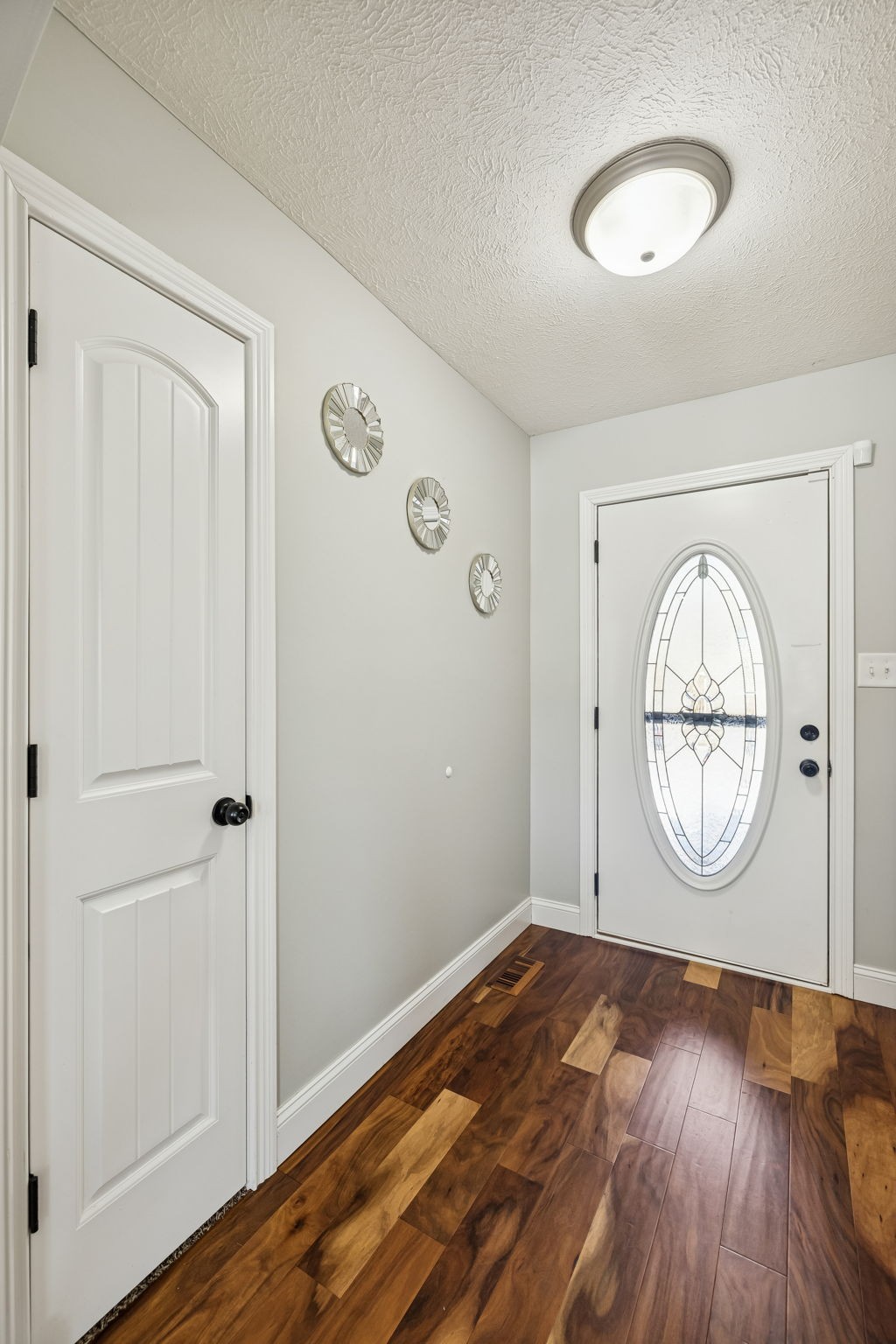 848 Shelton Cir