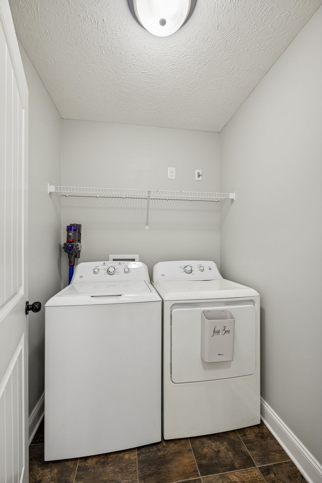 848 Shelton Cir