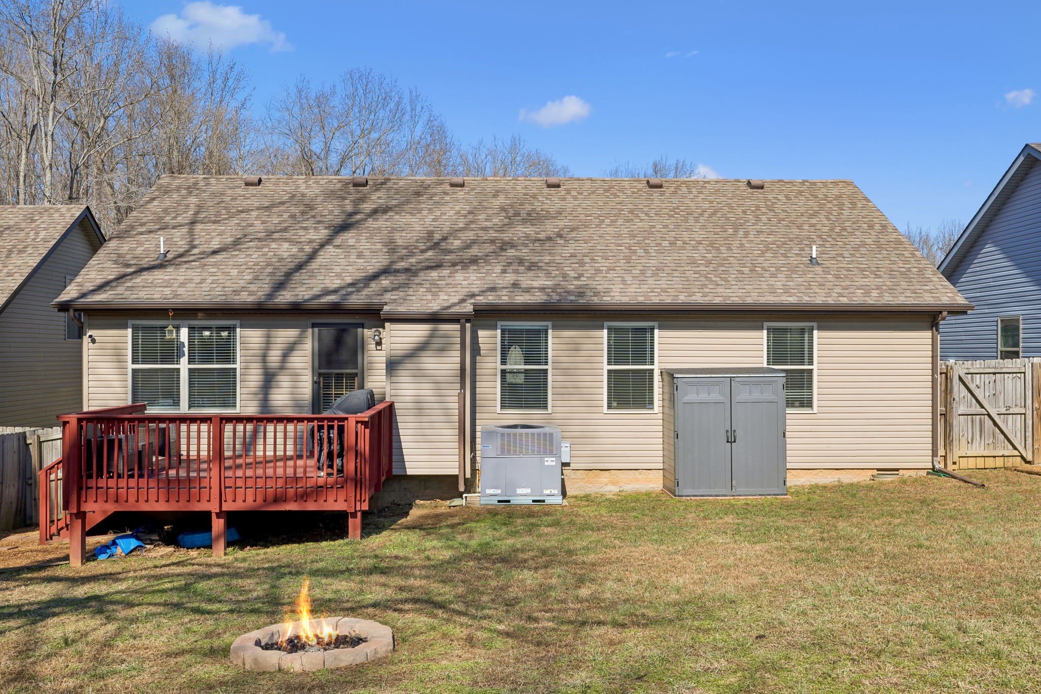 848 Shelton Cir