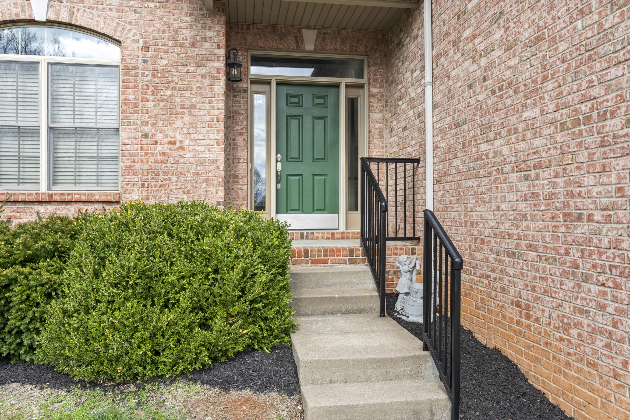 137 Clarendon Trce