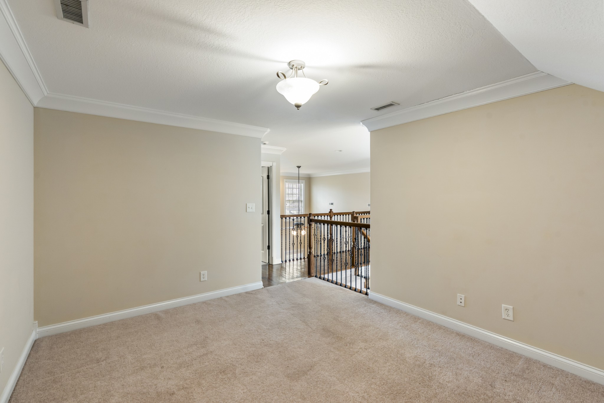 137 Clarendon Trce