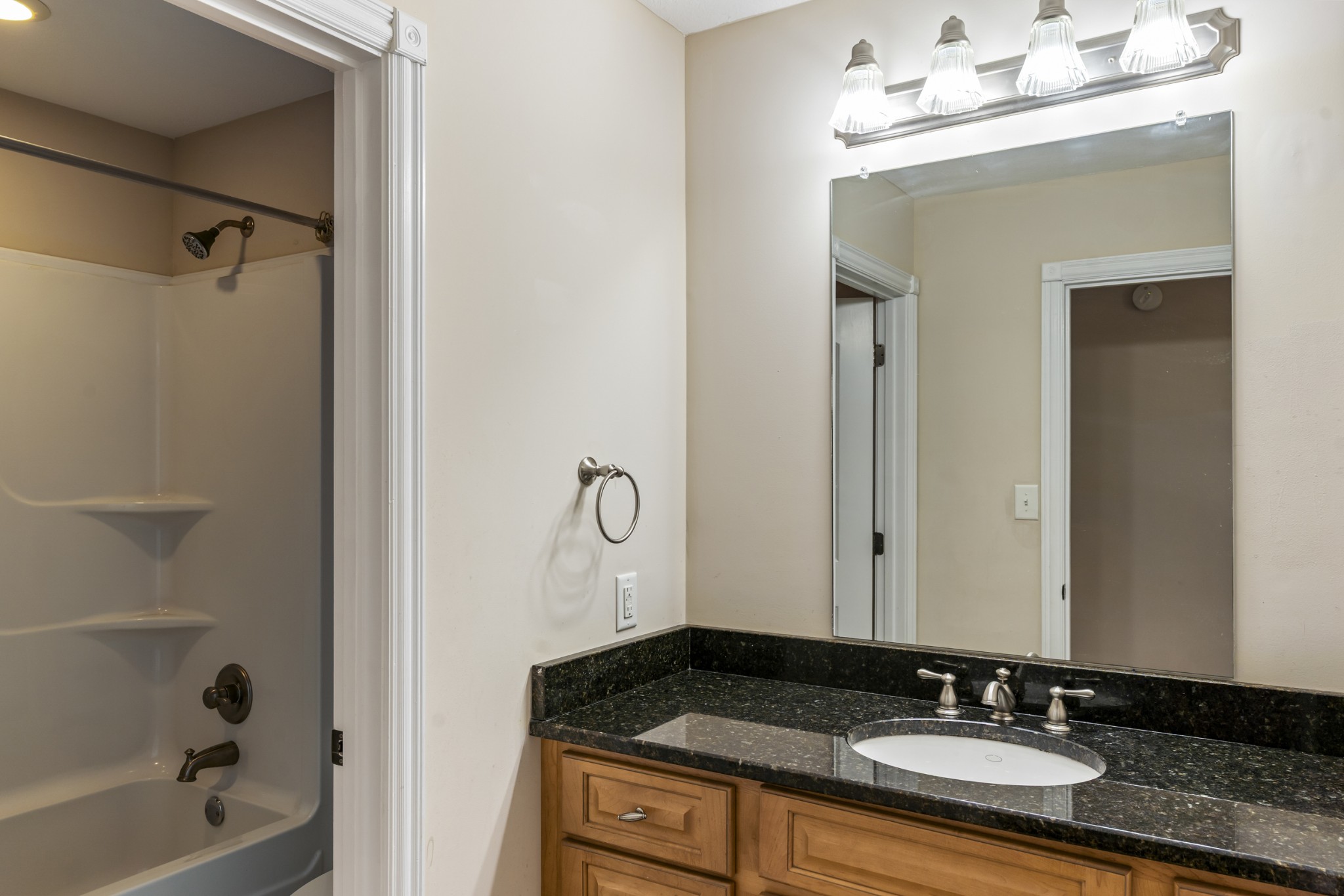 137 Clarendon Trce