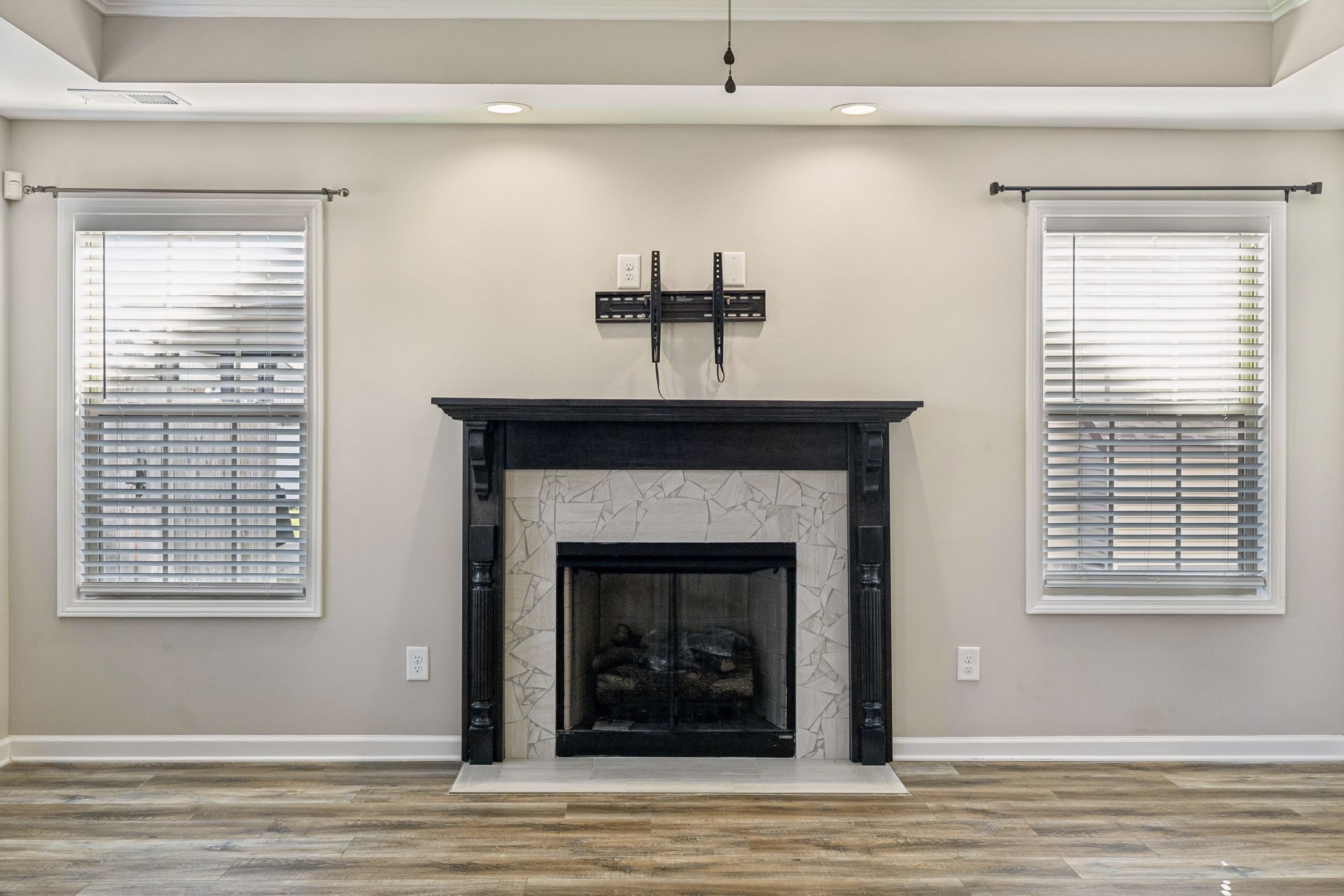 1565 Kestrel Dr