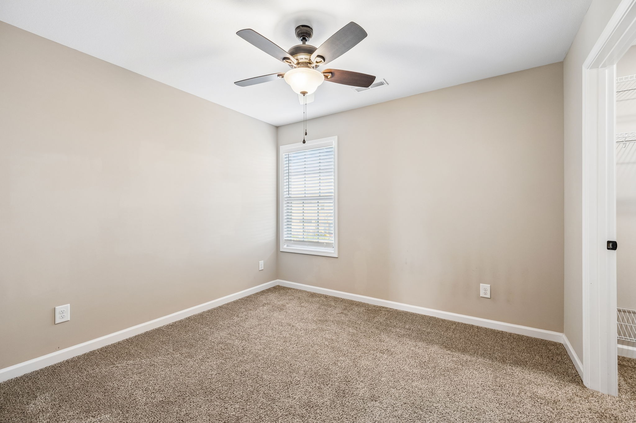 1565 Kestrel Dr