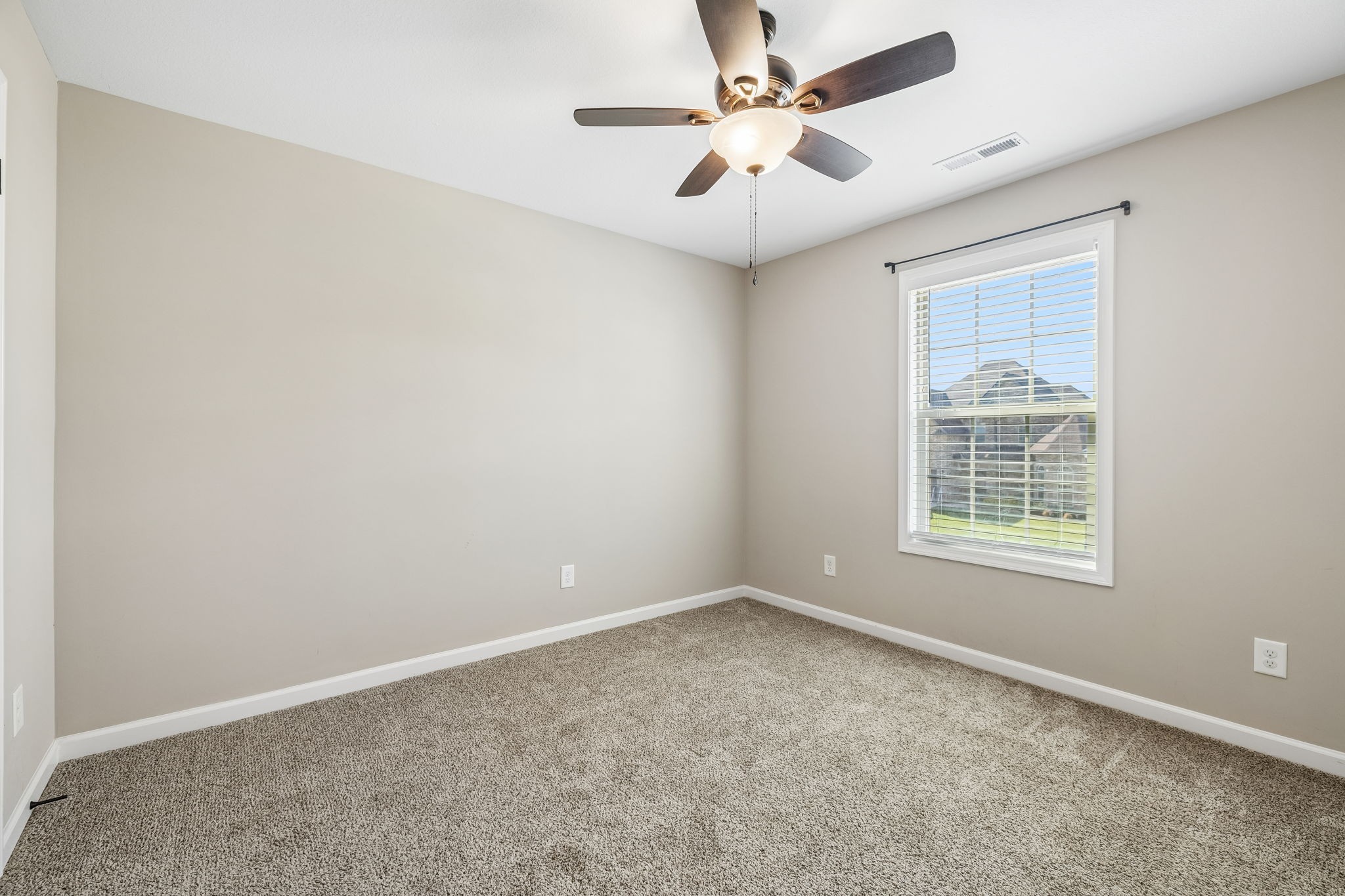 1565 Kestrel Dr