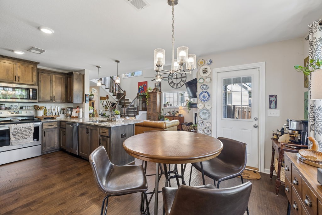 384 Wingfield Dr
