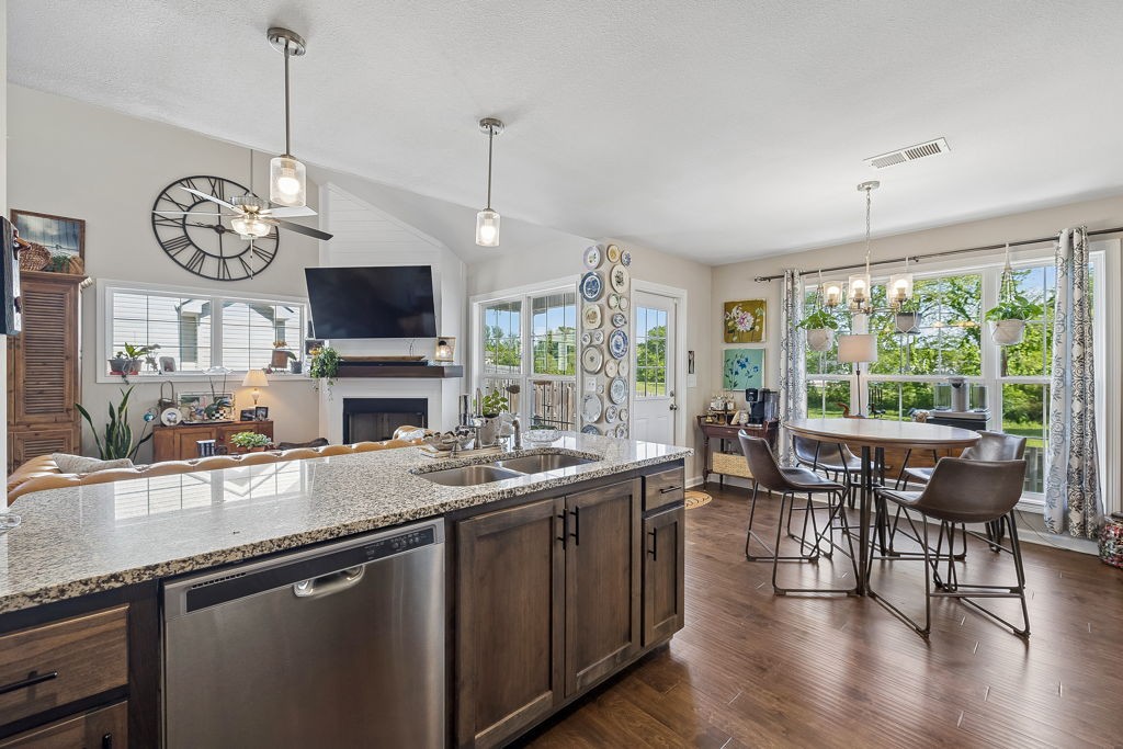 384 Wingfield Dr