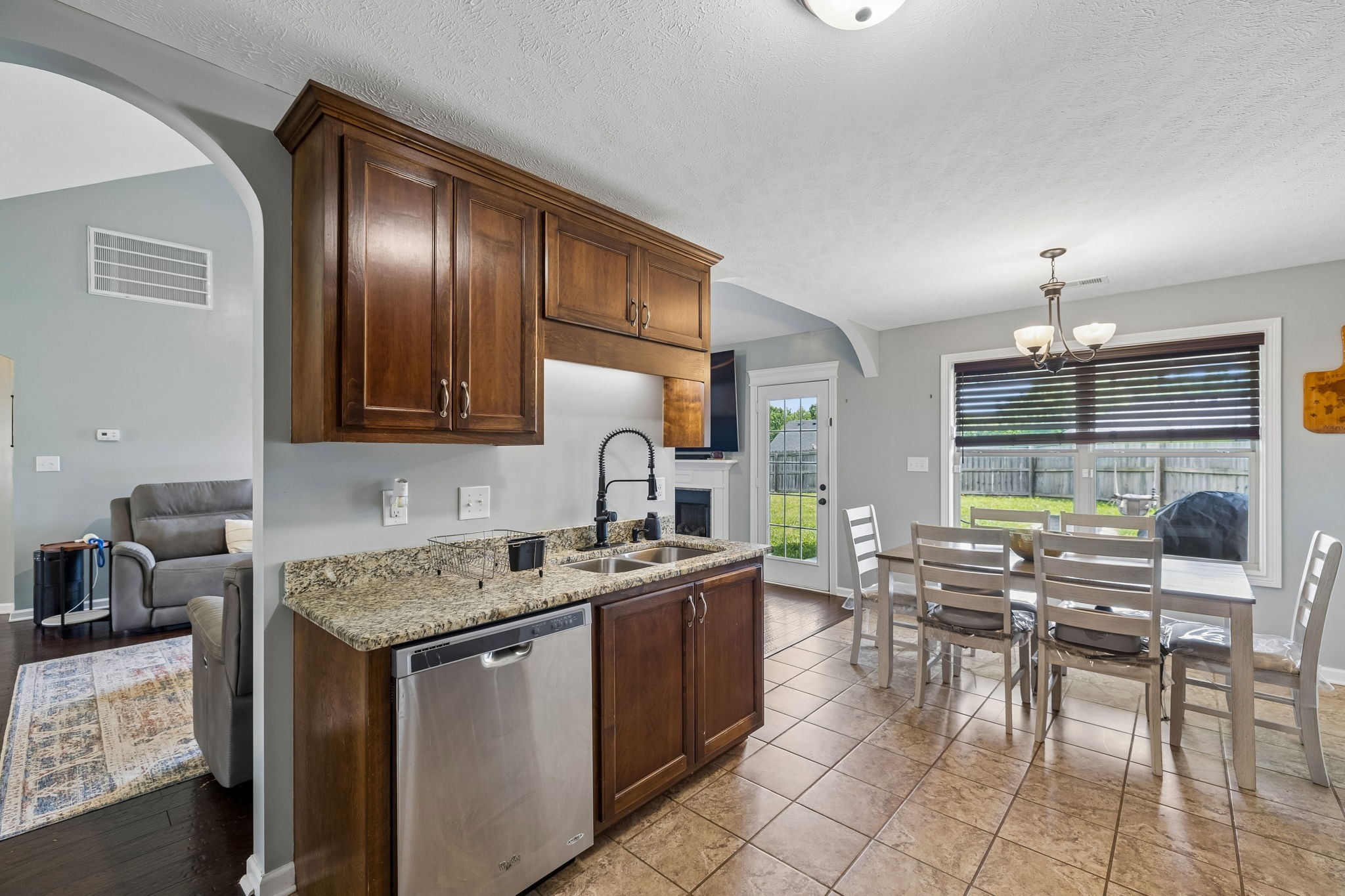 1075 Freedom Dr