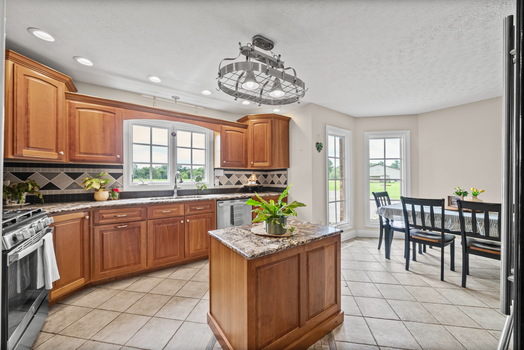 3055 Quisenberry Ln